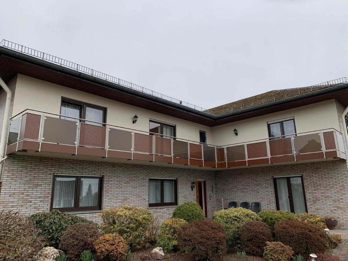 Ferienwohnungjahrsfeld Strassenhaus Exterior photo